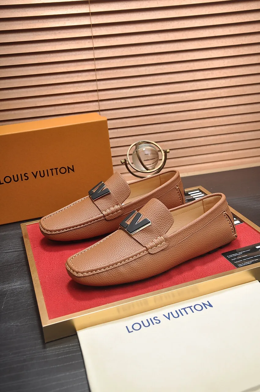 Men's men's shoes 💰420💶 [LV Doudou shoes] (water-dyed cowhide lining) new model is on the market, available on the official website. The new Doudou shoes are processed into single-color materials, and the uppers are made of imported horsehide leather. The body of the shoe is fully hemmed with mark thread, and is lined with imported original cowhide leather. The elegant shoe shape is super suitable for all-matching, and the size is 38-44.
